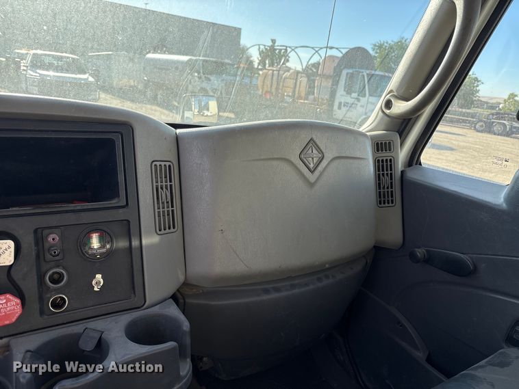 image for item EC8039 2009 International 4400 SBA  vacuum truck