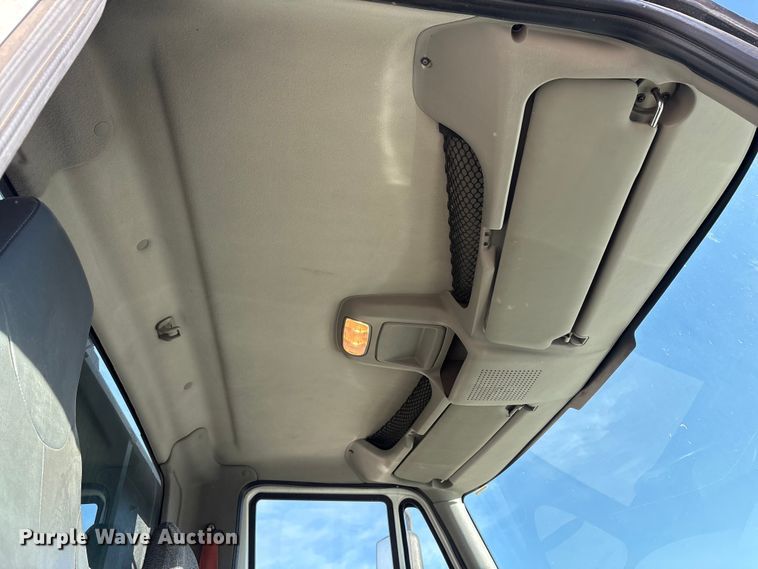 image for item EC8039 2009 International 4400 SBA  vacuum truck