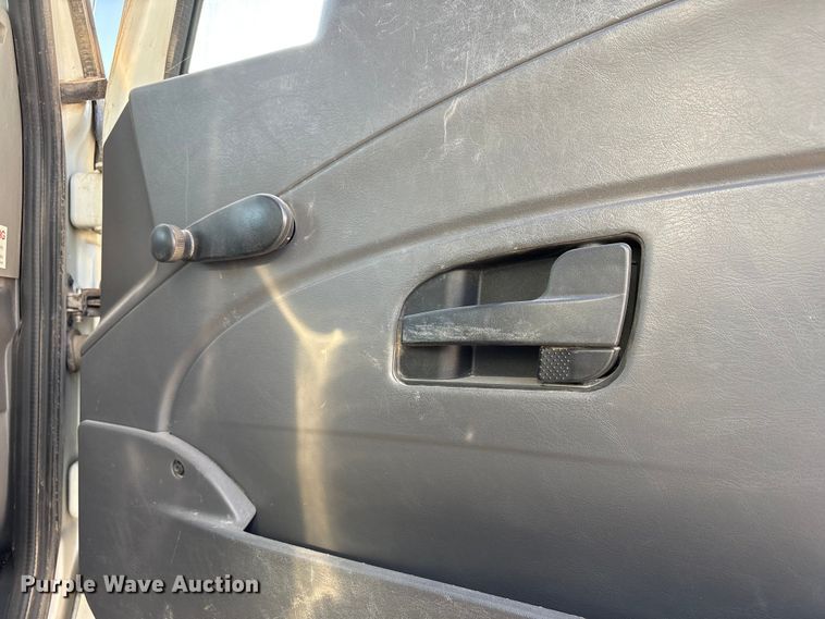 image for item EC8039 2009 International 4400 SBA  vacuum truck