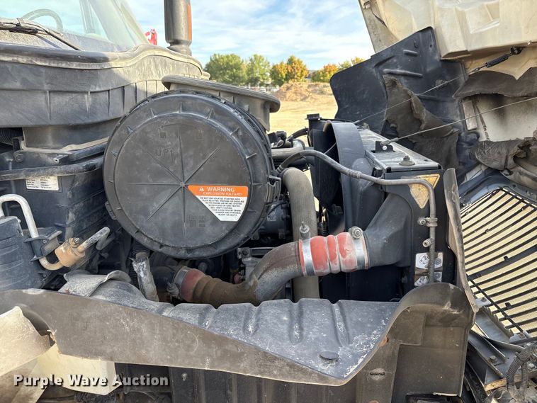 image for item EC8039 2009 International 4400 SBA  vacuum truck
