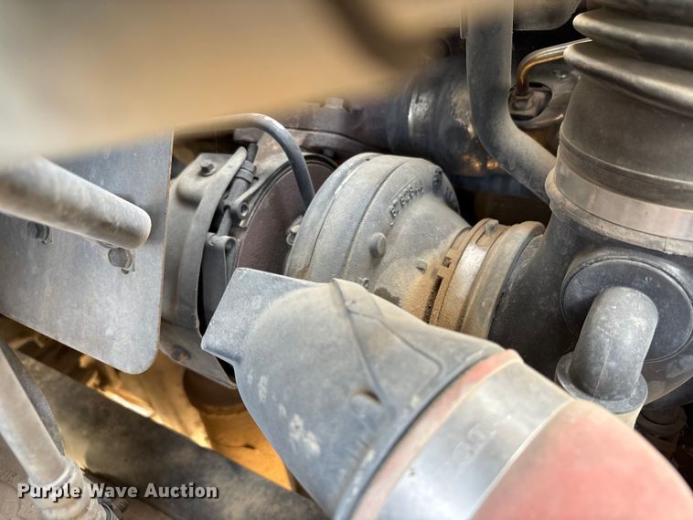 image for item EC8039 2009 International 4400 SBA  vacuum truck