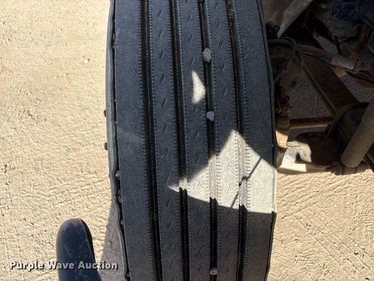 image for item EC8039 2009 International 4400 SBA  vacuum truck