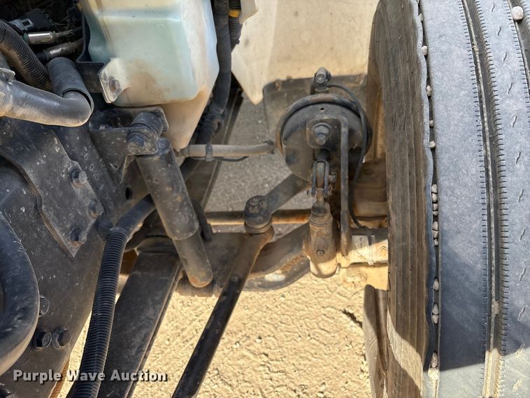 image for item EC8039 2009 International 4400 SBA  vacuum truck