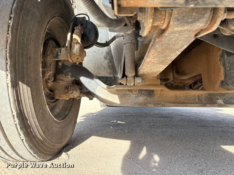 image for item EC8039 2009 International 4400 SBA  vacuum truck