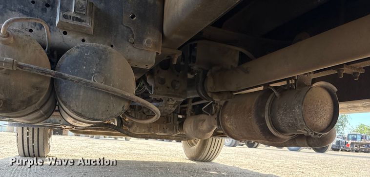 image for item EC8039 2009 International 4400 SBA  vacuum truck