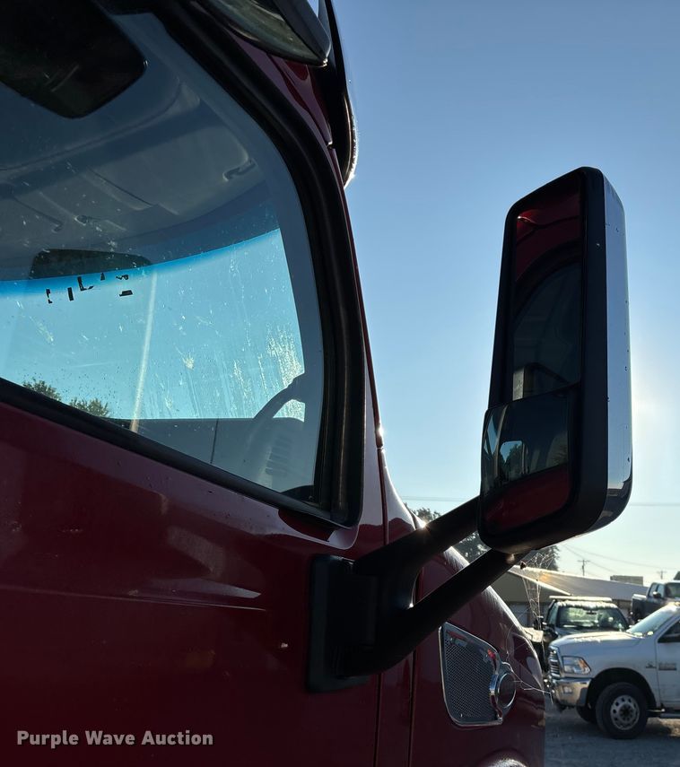 image for item ED2249 2021 Peterbilt 579 semi truck