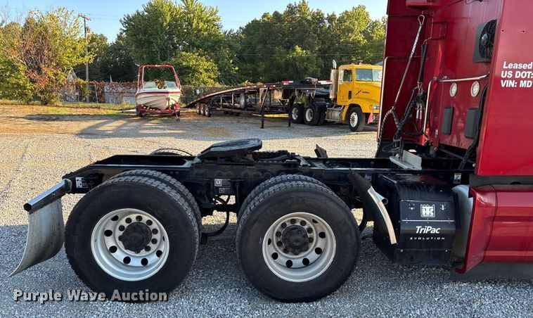 image for item ED2249 2021 Peterbilt 579 semi truck