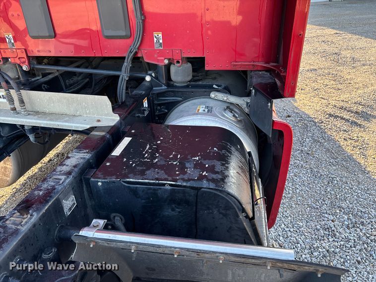 image for item ED2249 2021 Peterbilt 579 semi truck