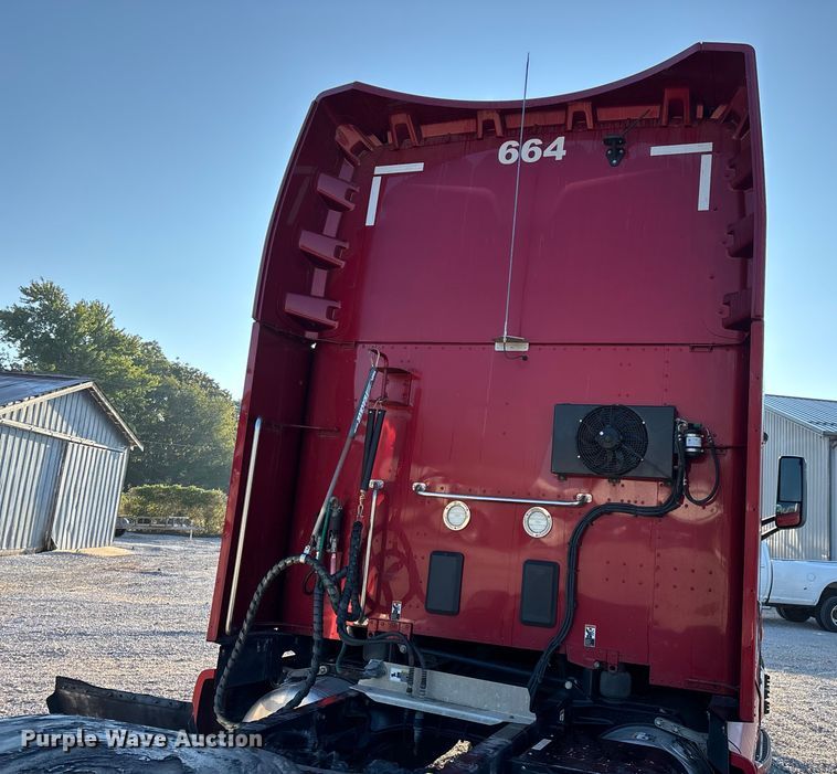 image for item ED2249 2021 Peterbilt 579 semi truck