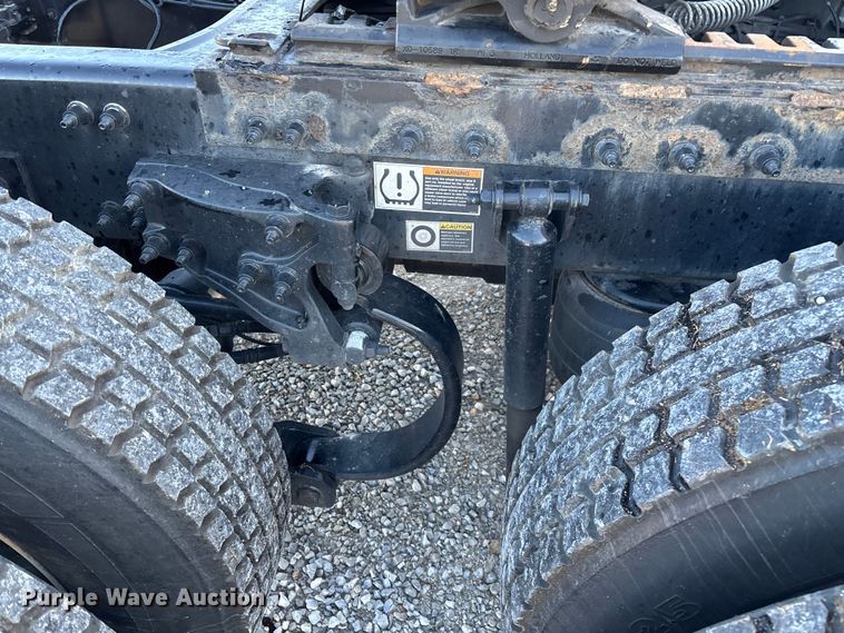 image for item ED2249 2021 Peterbilt 579 semi truck