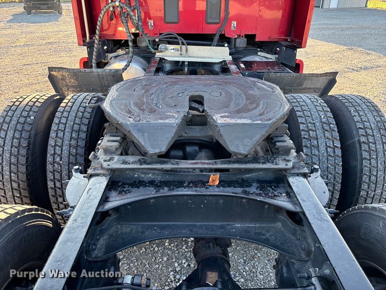 image for item ED2249 2021 Peterbilt 579 semi truck