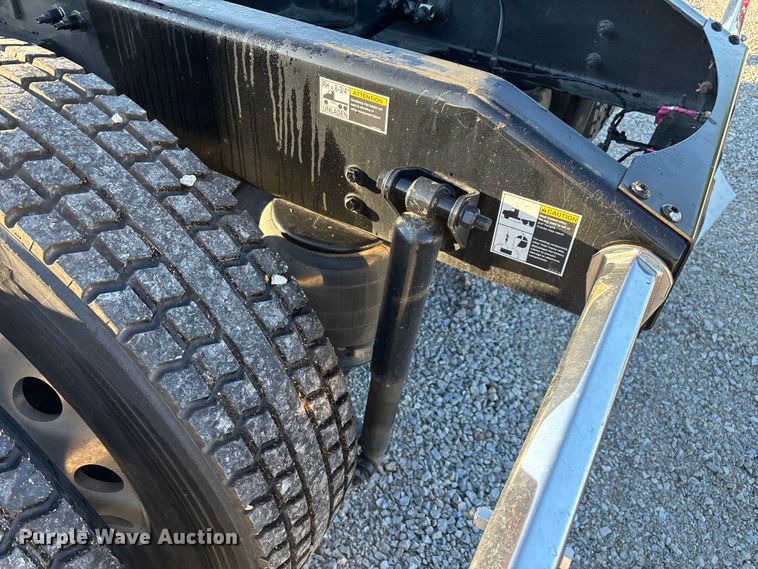 image for item ED2249 2021 Peterbilt 579 semi truck