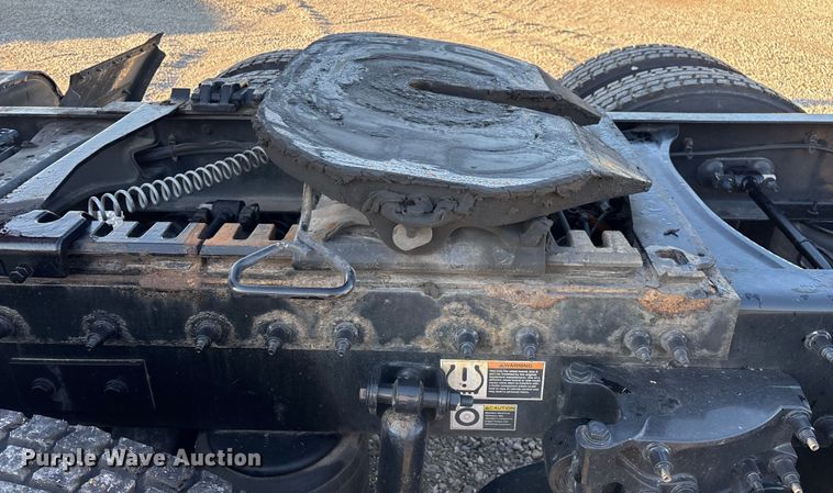 image for item ED2249 2021 Peterbilt 579 semi truck