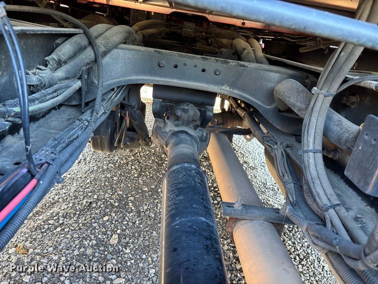 image for item ED2249 2021 Peterbilt 579 semi truck