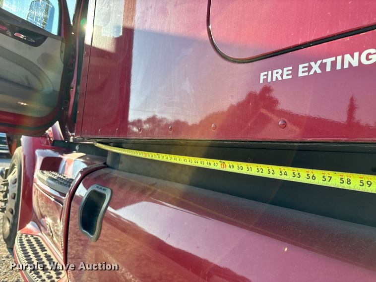 image for item ED2249 2021 Peterbilt 579 semi truck