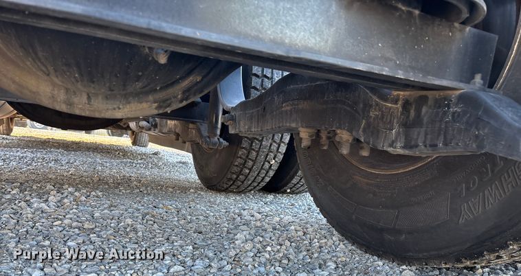 image for item ED2249 2021 Peterbilt 579 semi truck