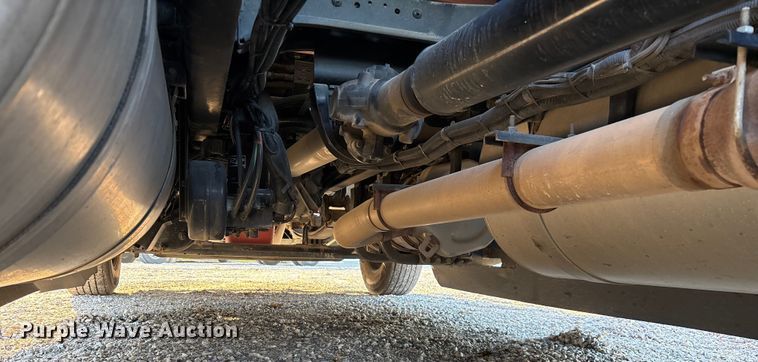 image for item ED2249 2021 Peterbilt 579 semi truck