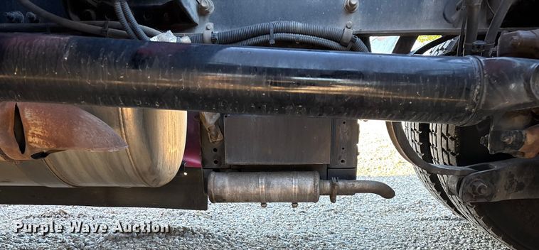 image for item ED2249 2021 Peterbilt 579 semi truck