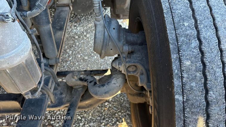 image for item ED2249 2021 Peterbilt 579 semi truck