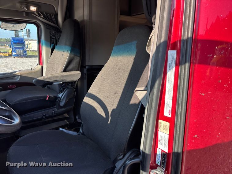 image for item ED2249 2021 Peterbilt 579 semi truck