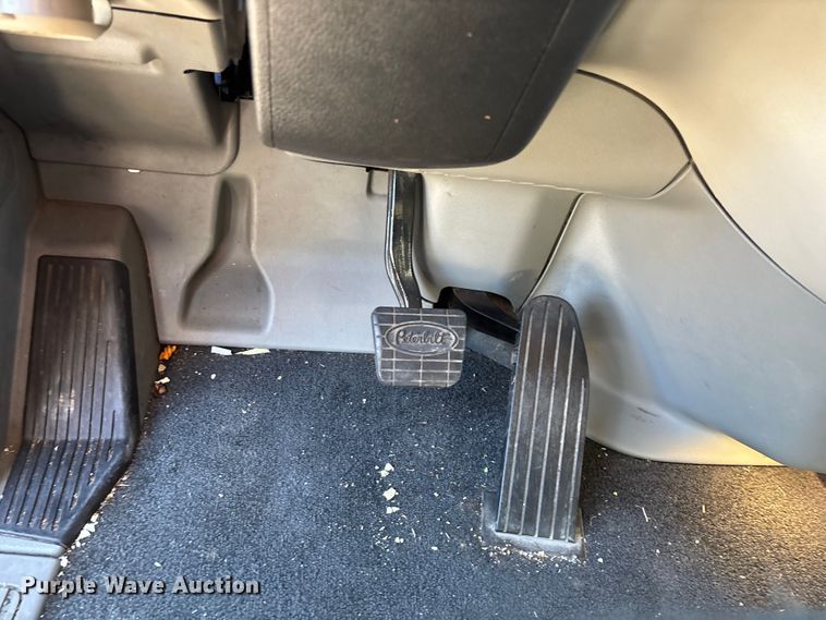 image for item ED2249 2021 Peterbilt 579 semi truck