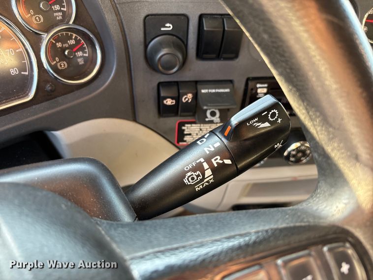 image for item ED2249 2021 Peterbilt 579 semi truck