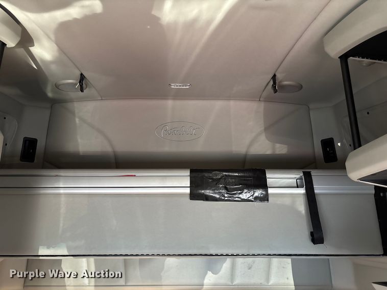 image for item ED2249 2021 Peterbilt 579 semi truck