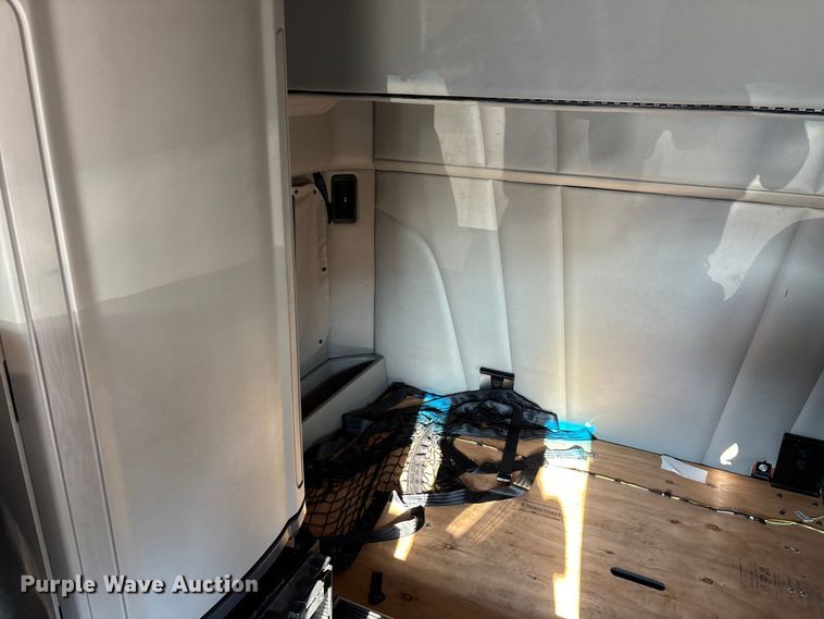 image for item ED2249 2021 Peterbilt 579 semi truck