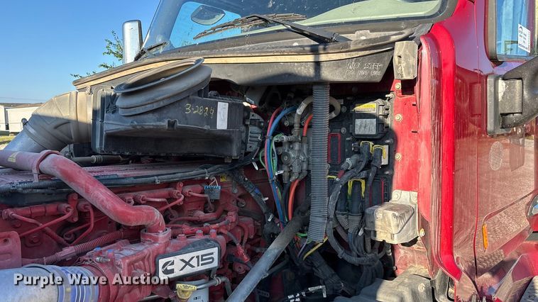 image for item ED2249 2021 Peterbilt 579 semi truck