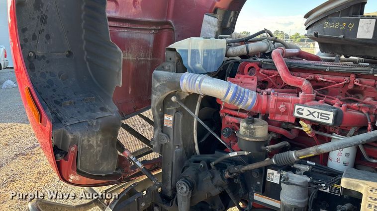 image for item ED2249 2021 Peterbilt 579 semi truck