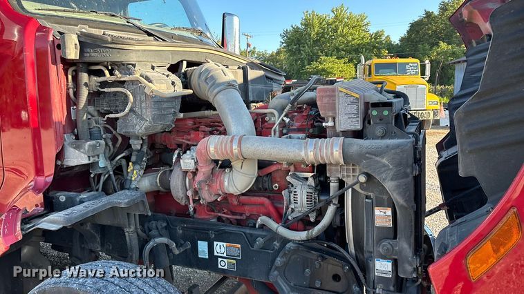 image for item ED2249 2021 Peterbilt 579 semi truck