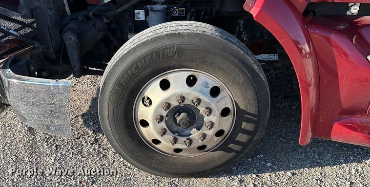image for item ED2249 2021 Peterbilt 579 semi truck