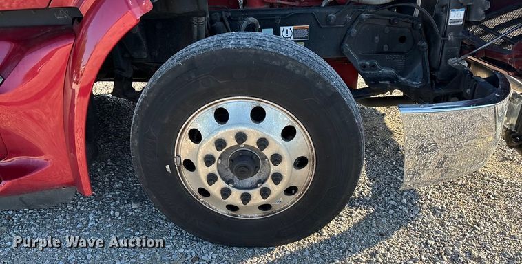 image for item ED2249 2021 Peterbilt 579 semi truck