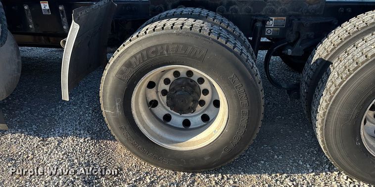 image for item ED2249 2021 Peterbilt 579 semi truck