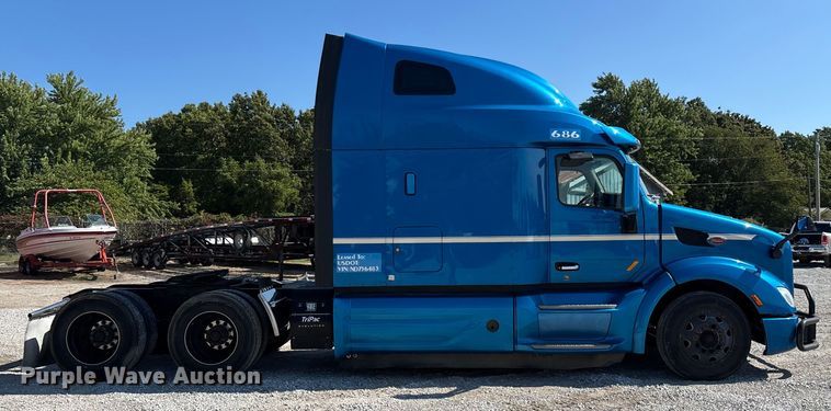 image for item ED2250 2022 Peterbilt 579 semi truck
