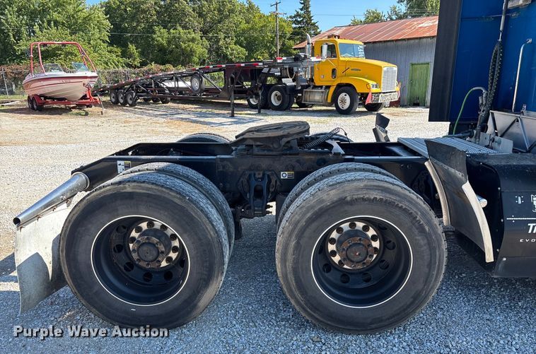 image for item ED2250 2022 Peterbilt 579 semi truck