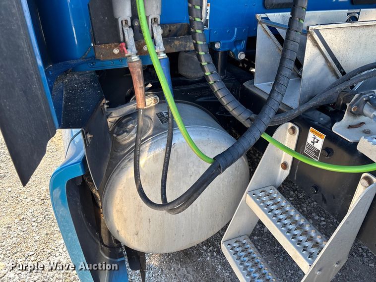 image for item ED2250 2022 Peterbilt 579 semi truck