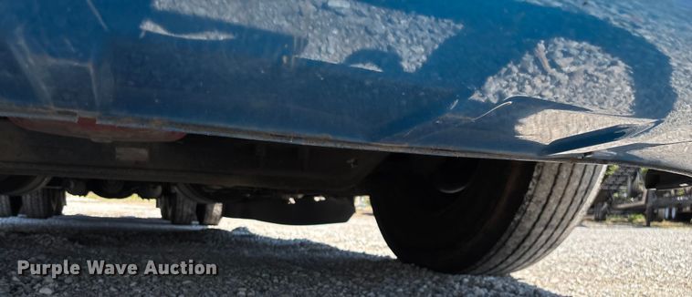 image for item ED2250 2022 Peterbilt 579 semi truck