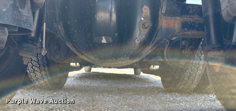 image for item ED2250 2022 Peterbilt 579 semi truck