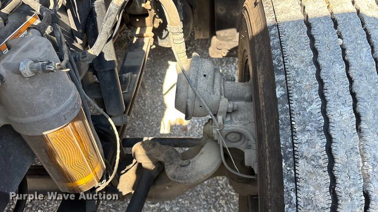 image for item ED2250 2022 Peterbilt 579 semi truck