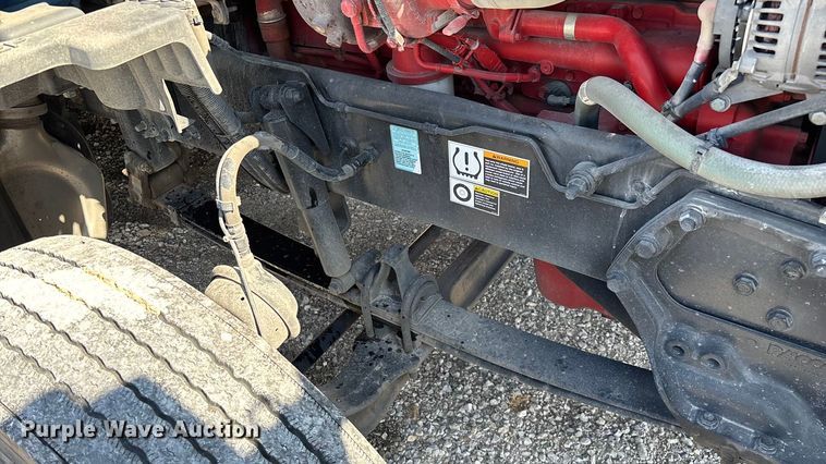 image for item ED2250 2022 Peterbilt 579 semi truck