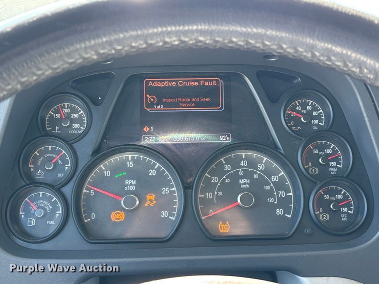 image for item ED2250 2022 Peterbilt 579 semi truck