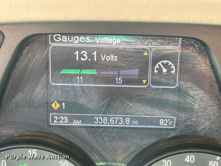 image for item ED2250 2022 Peterbilt 579 semi truck