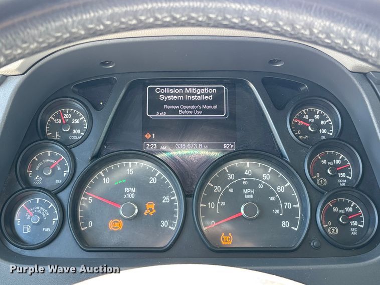 image for item ED2250 2022 Peterbilt 579 semi truck