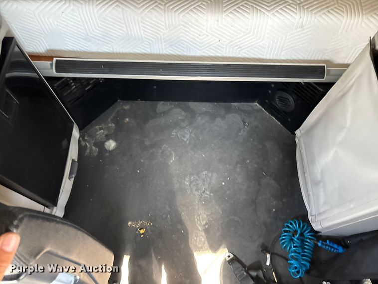 image for item ED2250 2022 Peterbilt 579 semi truck