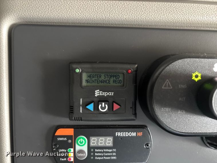 image for item ED2250 2022 Peterbilt 579 semi truck