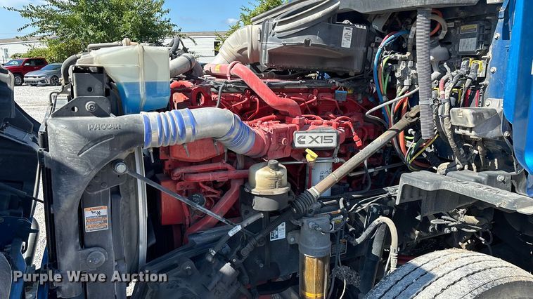 image for item ED2250 2022 Peterbilt 579 semi truck