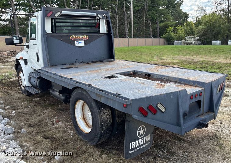 image for item ED2256 2007 International 4300 flatbed truck