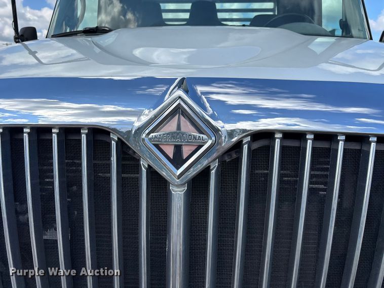 image for item ED2256 2007 International 4300 flatbed truck