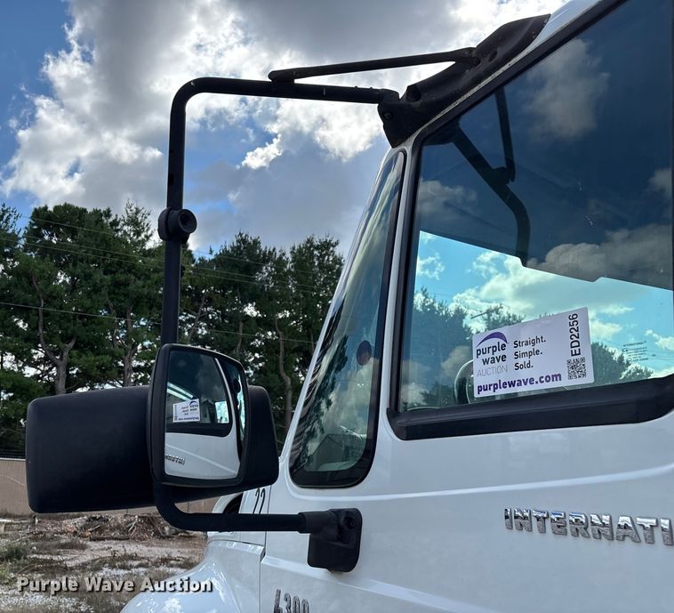 image for item ED2256 2007 International 4300 flatbed truck